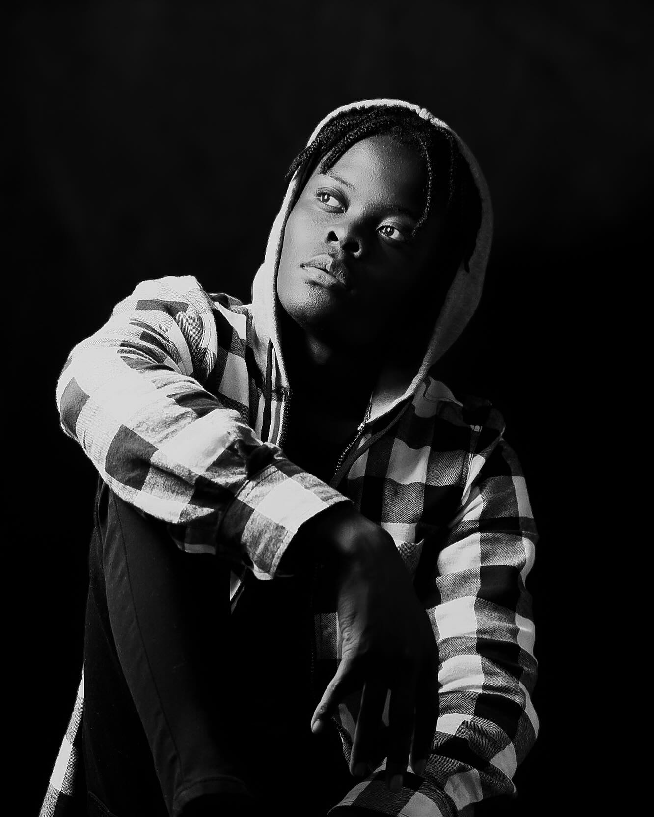 Zeey in hoodie